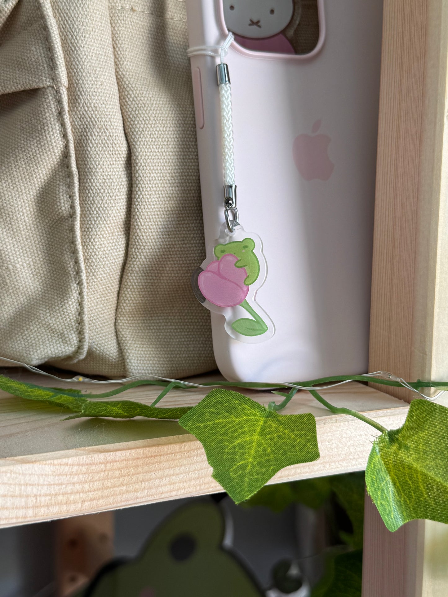 Froggo Holding Tulip Phone Charm